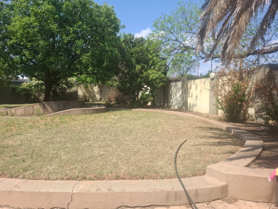 To Let 4 Bedroom Property for Rent in Suidrand Free State